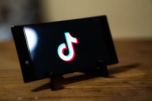 tiktok, app, smartphone, application, tiktok logo, screen, android, social media, mobile phone, cellphone, tiktok, tiktok, tiktok, tiktok, tiktok, tiktok logo. What ASA and CMA rules require of UK creators when a brand pays for UGC